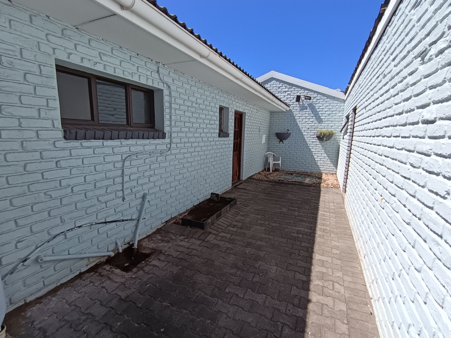 7 Bedroom Property for Sale in Gonubie Eastern Cape